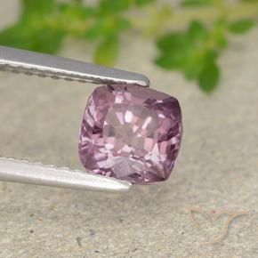 Spinello Viola rossastro chiaro naturale da 1.37 ct, Cuscino, VVS