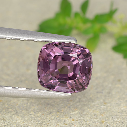 Spinello naturale porpora da 1,59 ct, taglio a cuscino, VVS