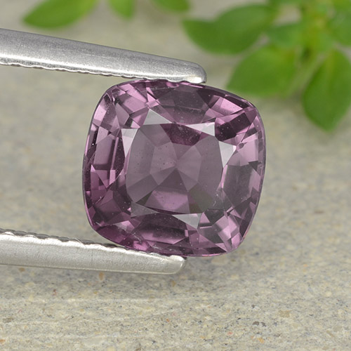 Spinello Viola medio naturale da 1.56 ct, Taglio a cuscino, VVS-VS