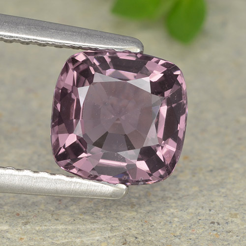 Spinello naturale porpora da 1,40 ct, taglio a cuscino, VVS