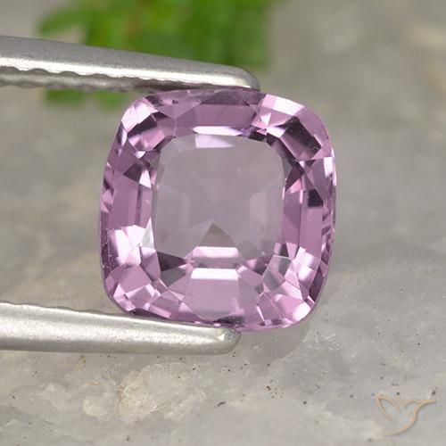 Spinello Viola medio naturale da 1.53 ct, Cuscino, VVS