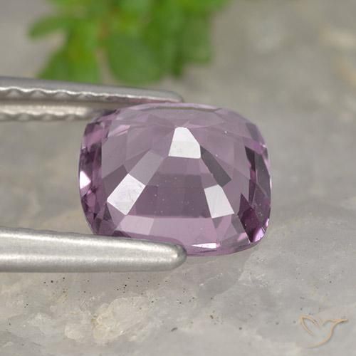 Spinello Viola medio naturale da 1.53 ct, Cuscino, VVS