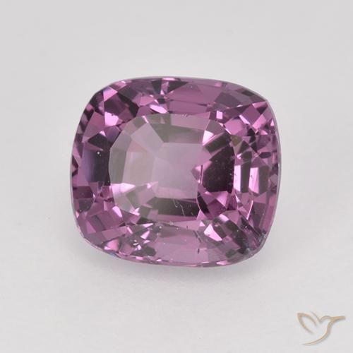Spinello Boysenberry naturale da 1.36 ct, Cuscino, VVS-VS
