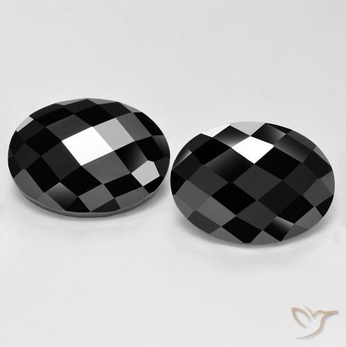 22.77ctw Naturale Nero Spinello, Ovale, Opaco