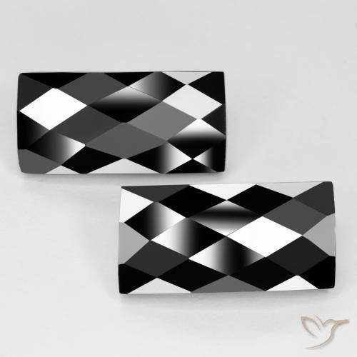 25.49ctw Naturale Nero Spinello, Taglio a baguette, Opaco