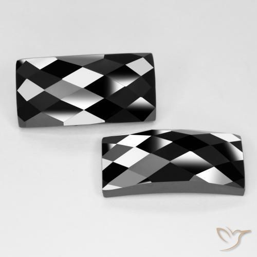 28.23ctw Naturale Nero Spinello, Taglio a baguette, Opaco