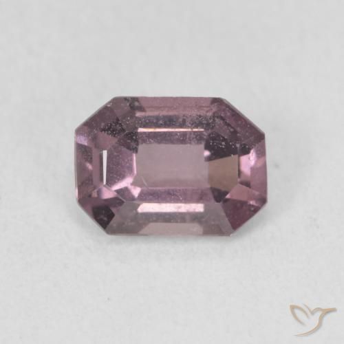 0.70ct Naturale Viola medio Spinello, Taglio smeraldo, VS