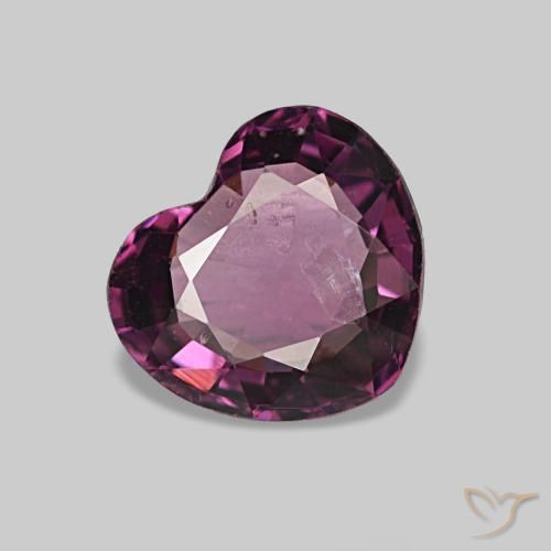 Spinello naturale porpora da 0,72 ct, a forma di cuore, VS