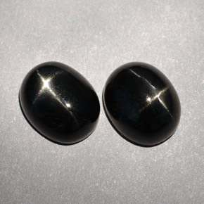 Diopside stellato naturale nero da  ct, taglio ovale, opaco
