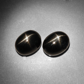 Diopside stellato naturale nero da  ct, taglio ovale, opaco