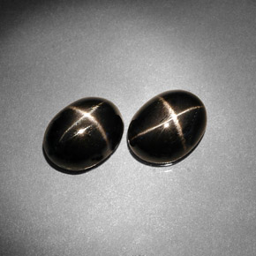 Diopside stellato naturale nero da  ct, taglio ovale, opaco