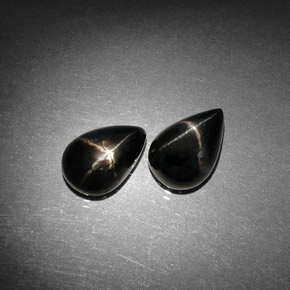Diopside stellato naturale nero da  ct, taglio a pera, opaco