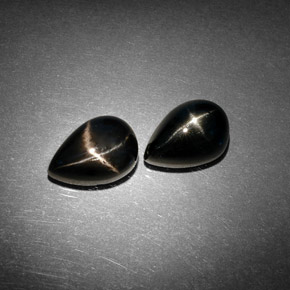 Diopside stellato naturale nero da  ct, taglio a pera, opaco