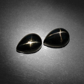 Diopside stellato naturale nero da  ct, taglio a pera, opaco