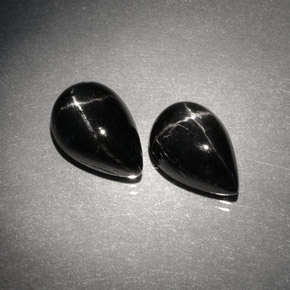 Diopside stellato naturale nero da  ct, taglio a pera, opaco