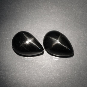 Diopside stellato naturale nero da  ct, taglio a pera, opaco