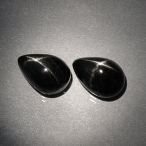 Diopside stellato naturale nero da  ct, taglio a pera, opaco