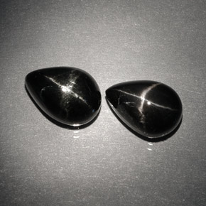 Diopside stellato naturale nero da  ct, taglio a pera, opaco