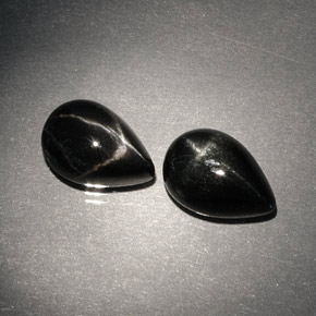 Diopside stellato naturale nero da  ct, taglio a pera, opaco