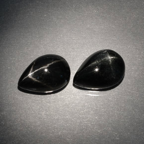 Diopside stellato naturale nero da  ct, taglio a pera, opaco