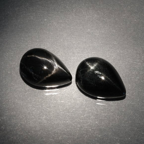 Diopside stellato naturale nero da  ct, taglio a pera, opaco