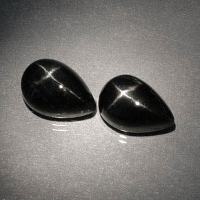 Diopside stellato naturale nero da  ct, taglio a pera, opaco