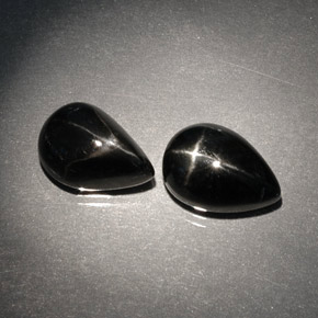 Diopside stellato naturale nero da  ct, taglio a pera, opaco