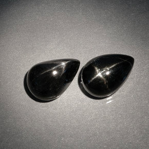 Diopside stellato naturale nero da  ct, taglio a pera, opaco