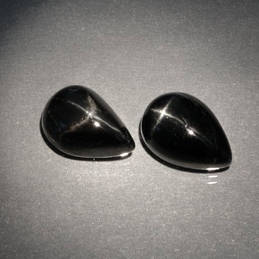 Diopside stellato naturale nero da  ct, taglio a pera, opaco