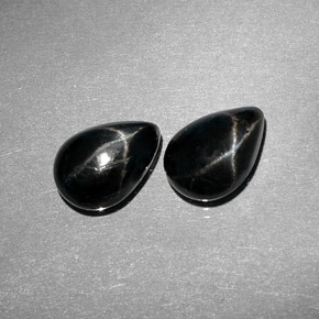 Diopside stellato naturale nero da  ct, taglio a pera, opaco