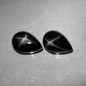 Diopside stellato naturale nero da  ct, taglio a pera, opaco