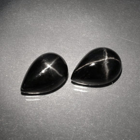 Diopside stellato naturale nero da  ct, taglio a pera, opaco