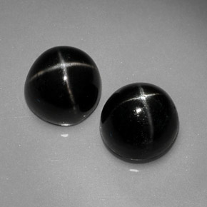 Diopside stellato naturale nero da  ct, taglio rotondo, opaco