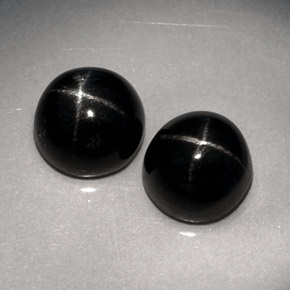Diopside stellato naturale nero da  ct, taglio rotondo, opaco
