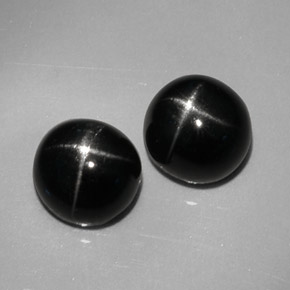Diopside stellato naturale nero da  ct, taglio rotondo, opaco