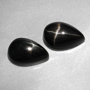Diopside stellato naturale nero da  ct, taglio a pera, opaco