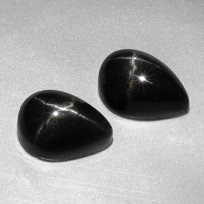 Diopside stellato naturale nero da  ct, taglio a pera, opaco