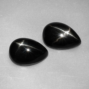 Diopside stellato naturale nero da  ct, taglio a pera, opaco