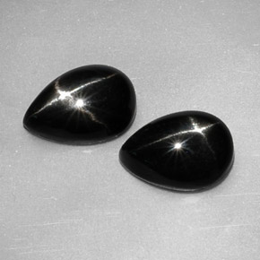 Diopside stellato naturale nero da  ct, taglio a pera, opaco