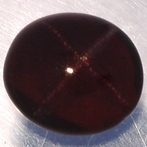 Granato stellato naturale nero da 3,81 ct, taglio ovale, traslucido