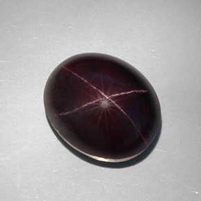 Granato stellato naturale nero da 34,12 ct, taglio ovale, opaco
