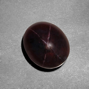 Granato stellato naturale rosso da 9,49 ct, taglio ovale, opaco