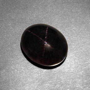 Granato stellato naturale nero da 7,21 ct, taglio ovale, opaco