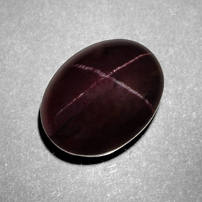 Granato stellato naturale rosso da 9,76 ct, taglio ovale, opaco