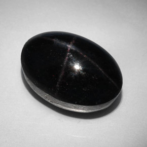 Granato stellato naturale nero da 31,96 ct, taglio ovale, opaco