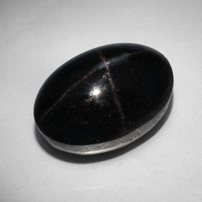 Granato stellato naturale nero da 31,96 ct, taglio ovale, opaco