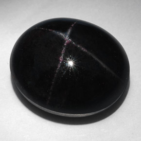 Granato stellato naturale nero da 52,94 ct, taglio ovale, opaco