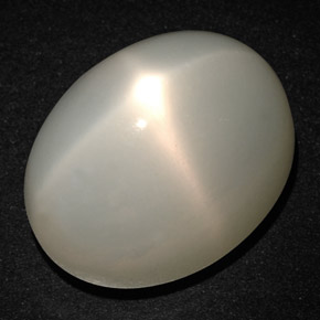 Pietra di luna stellata naturale crema da 27,18 ct, taglio ovale, traslucido