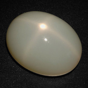 Pietra di luna stellata Color crema naturale da 20.13 ct, Taglio ovale, Traslucido