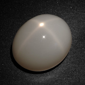 Pietra di luna stellata naturale crema da 22,77 ct, taglio ovale, traslucido
